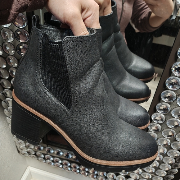 NATURALIZER BOOTS BLACK 8.5M - Picture 3 of 6